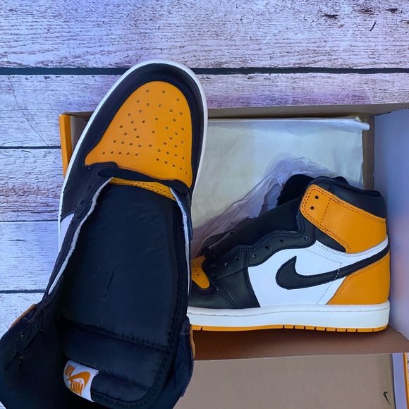 Jordan 1s Taxi - Picture 2 of 6